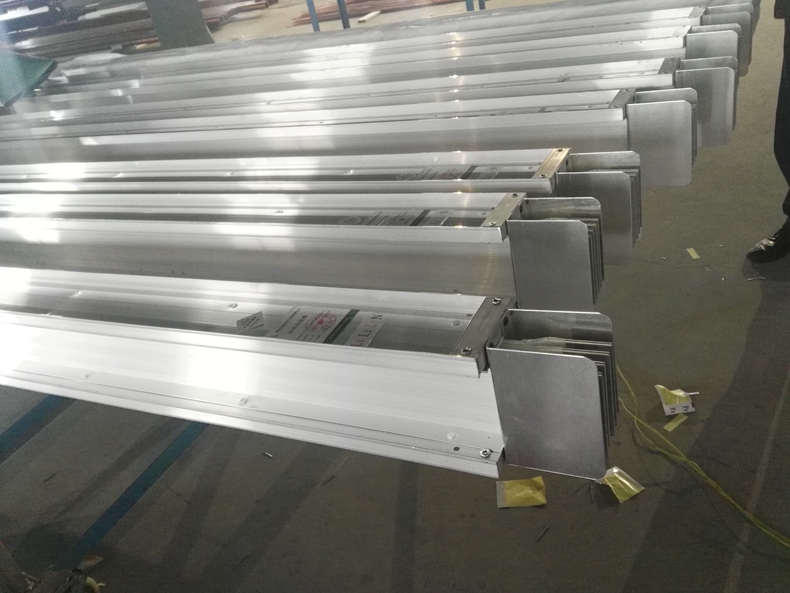 分支电缆与密集式草莓视频深夜福利在施工安装时的对比